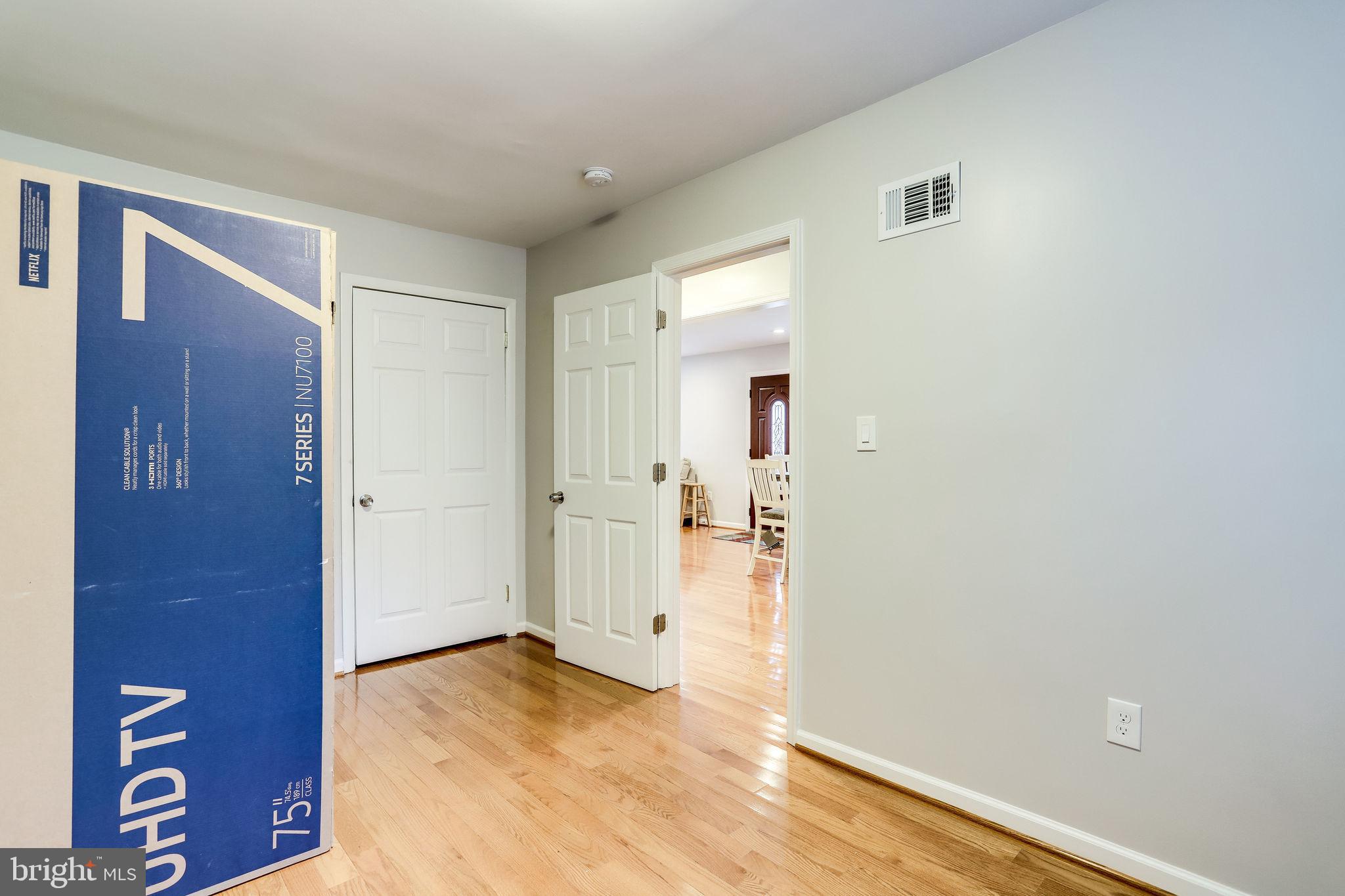 BURGUNDY VILLAGE - Residential