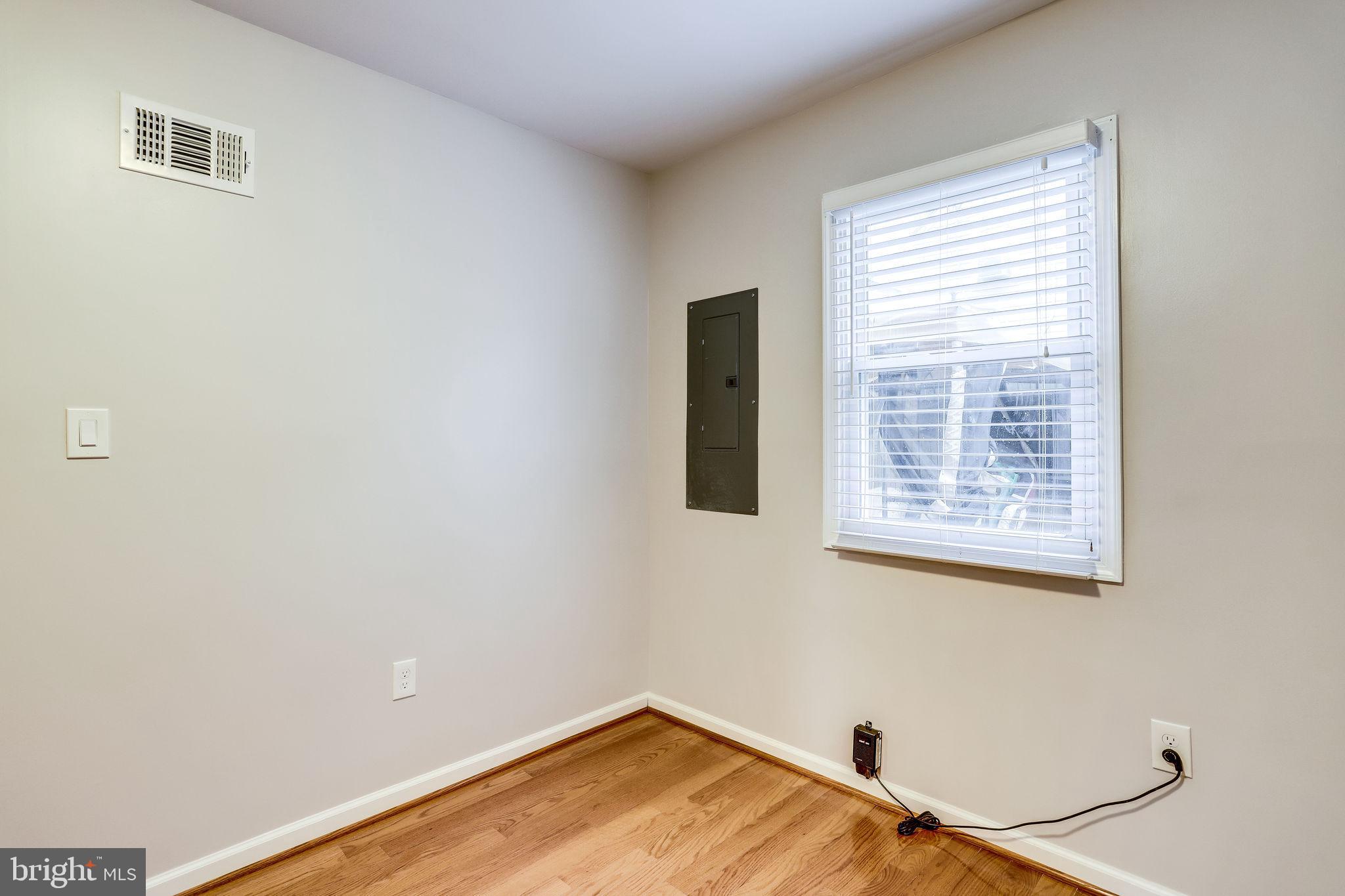 BURGUNDY VILLAGE - Residential