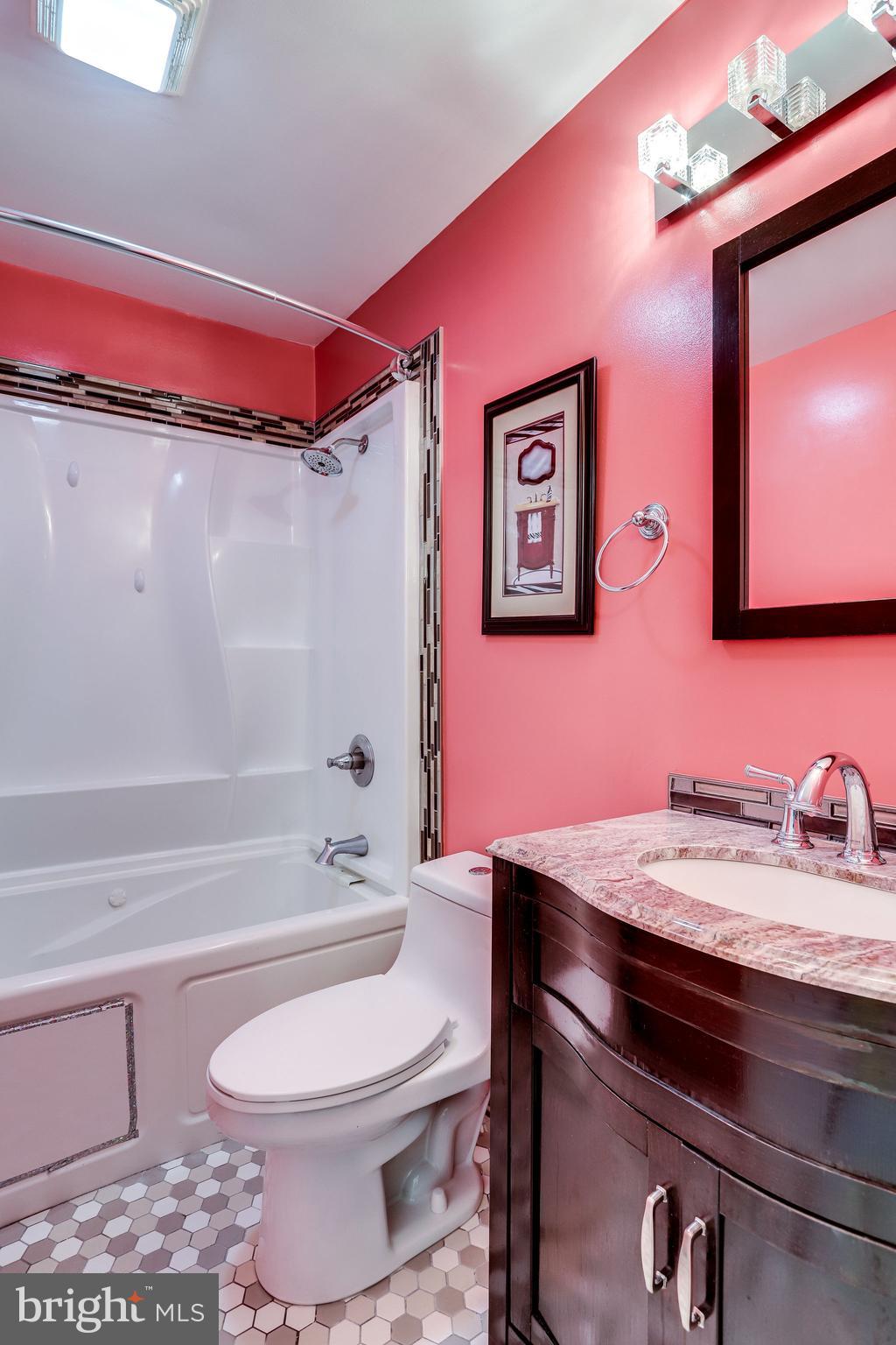 BURGUNDY VILLAGE - Residential