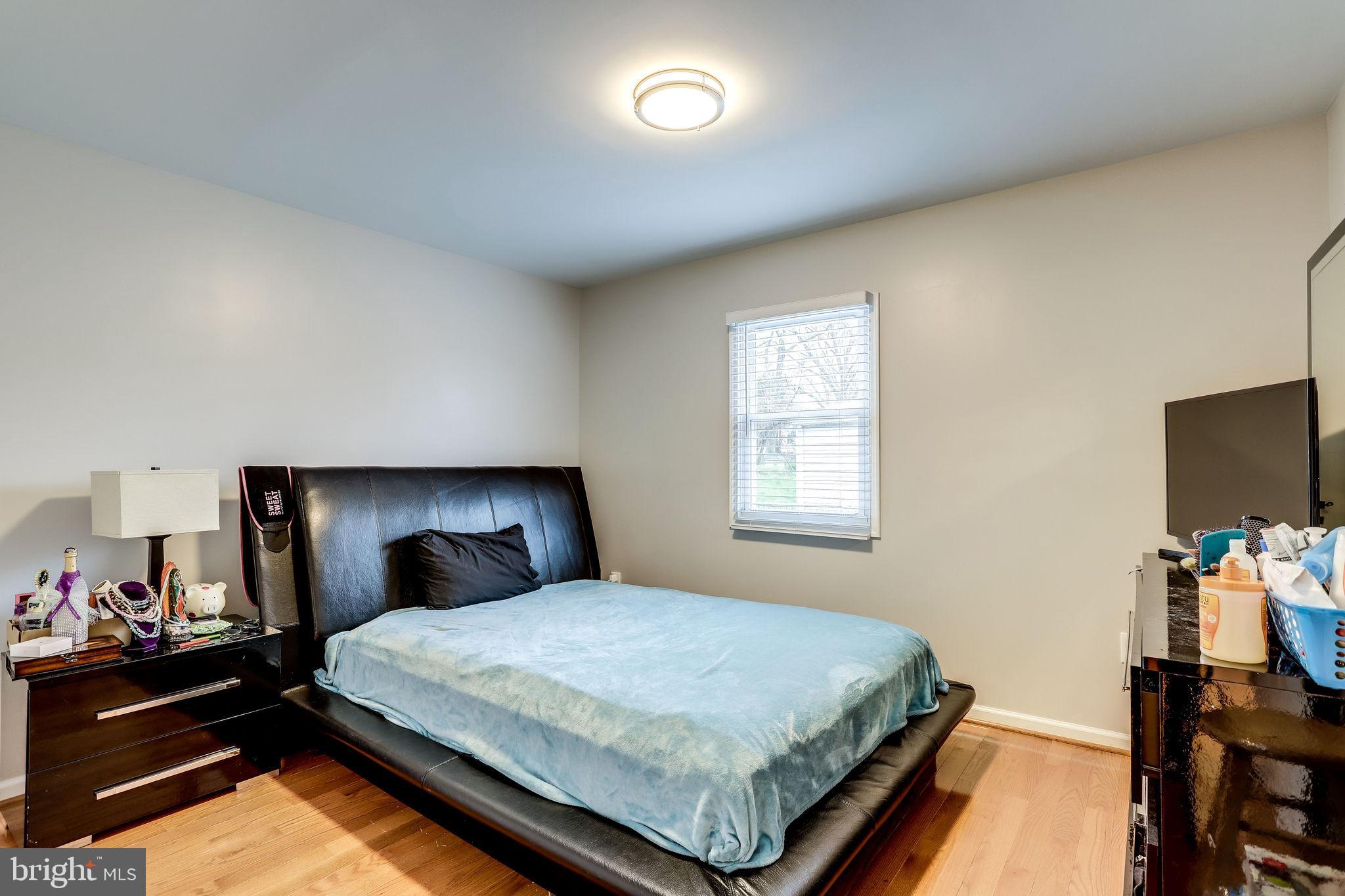 BURGUNDY VILLAGE - Residential