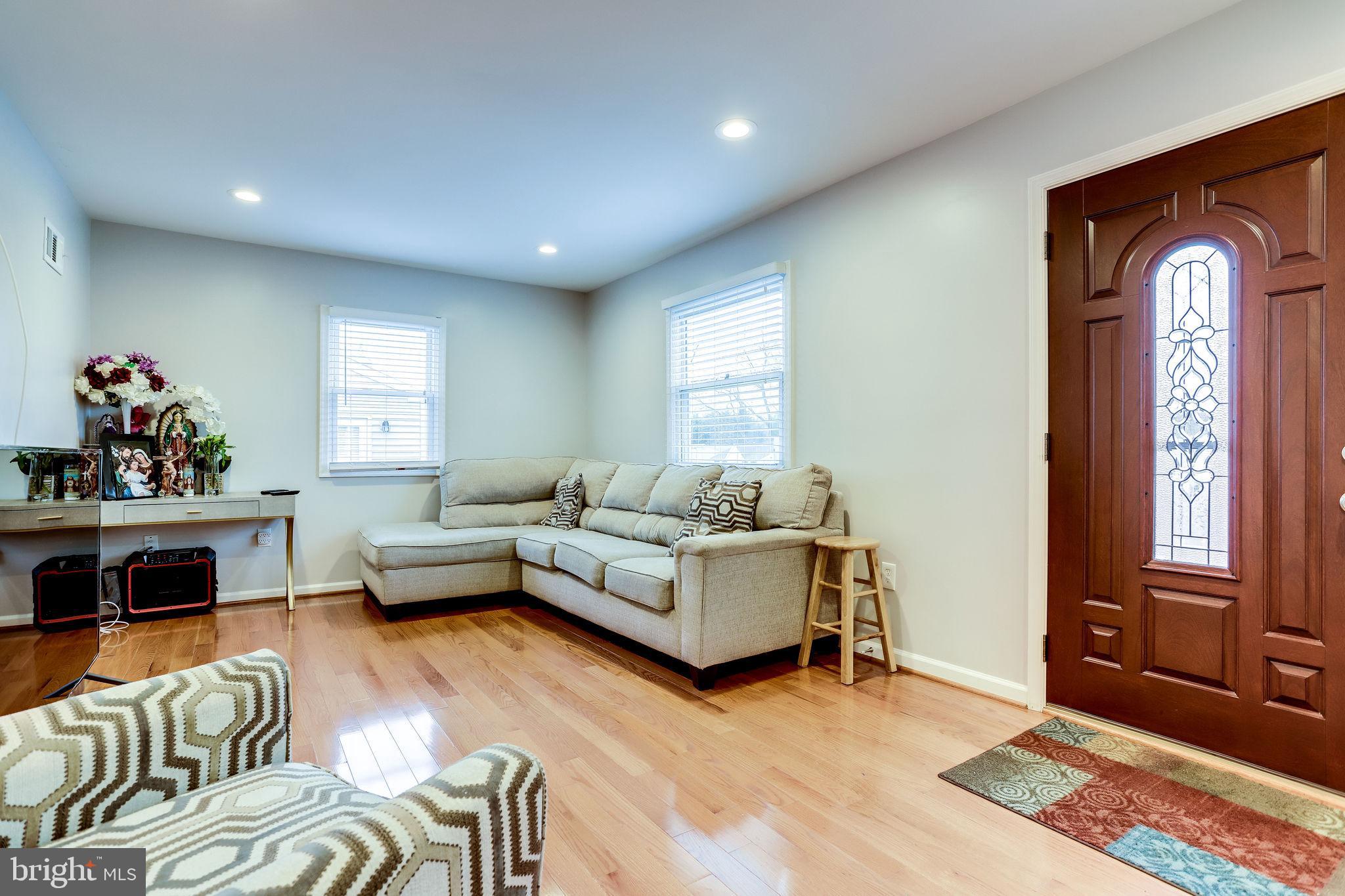 BURGUNDY VILLAGE - Residential