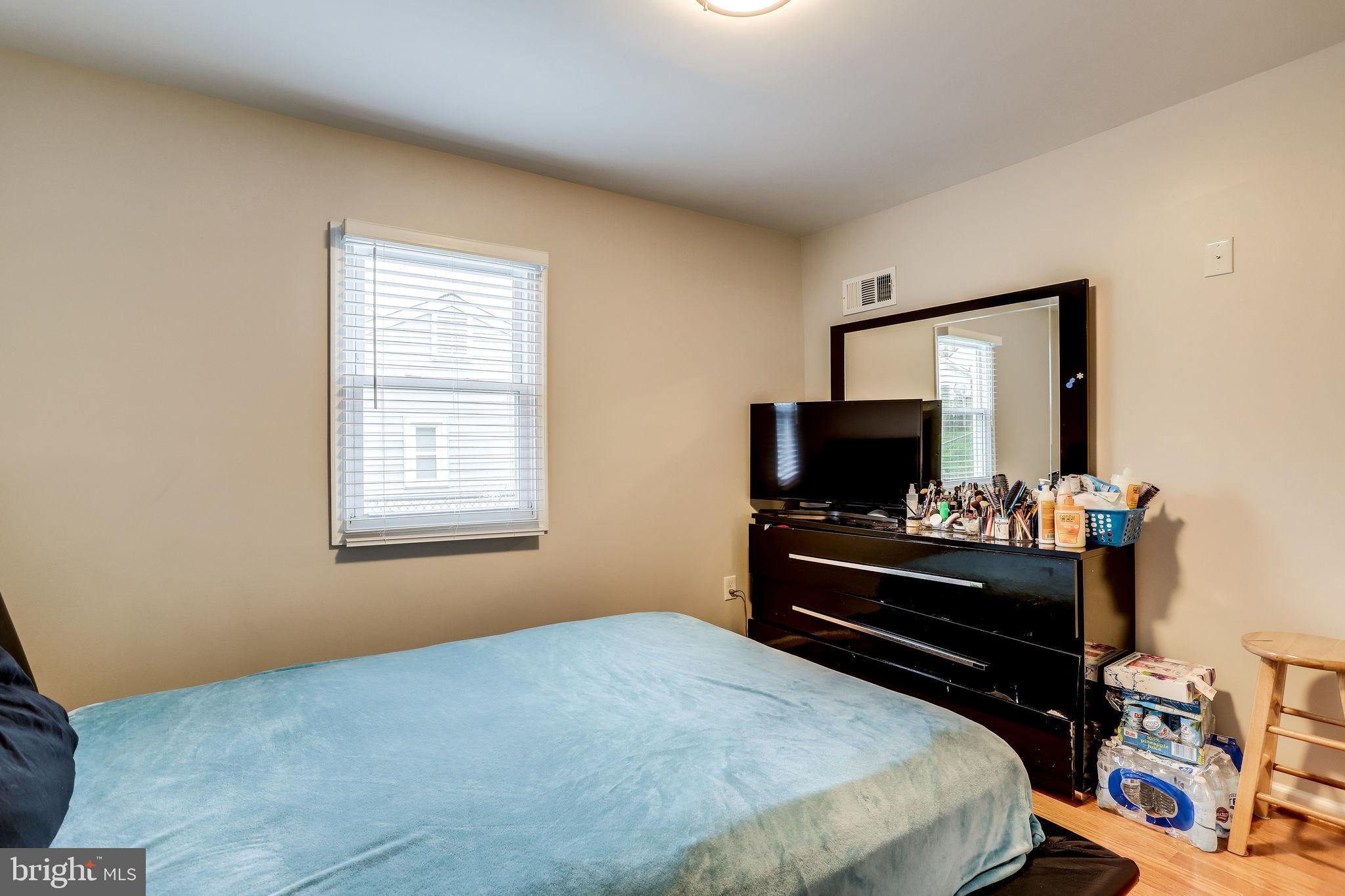 BURGUNDY VILLAGE - Residential