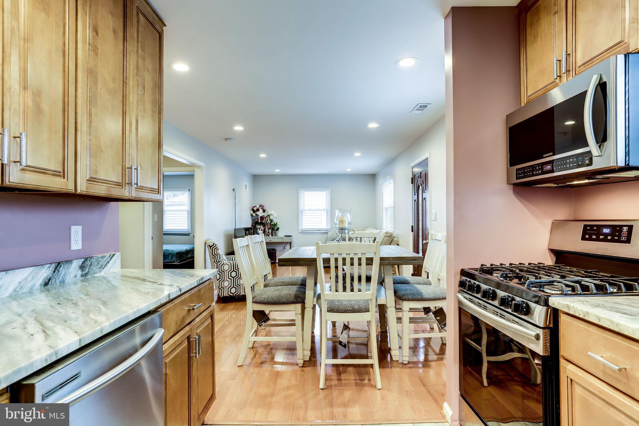 BURGUNDY VILLAGE - Residential