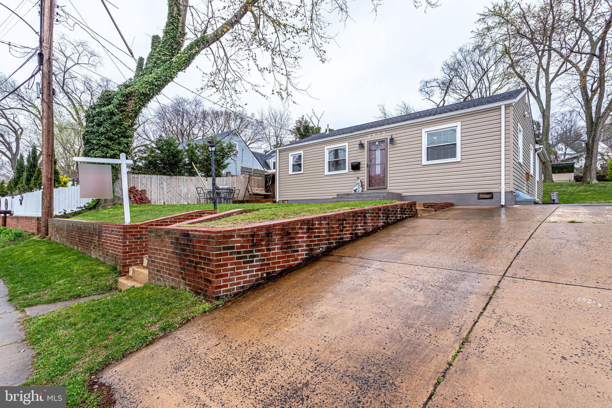 BURGUNDY VILLAGE - Residential