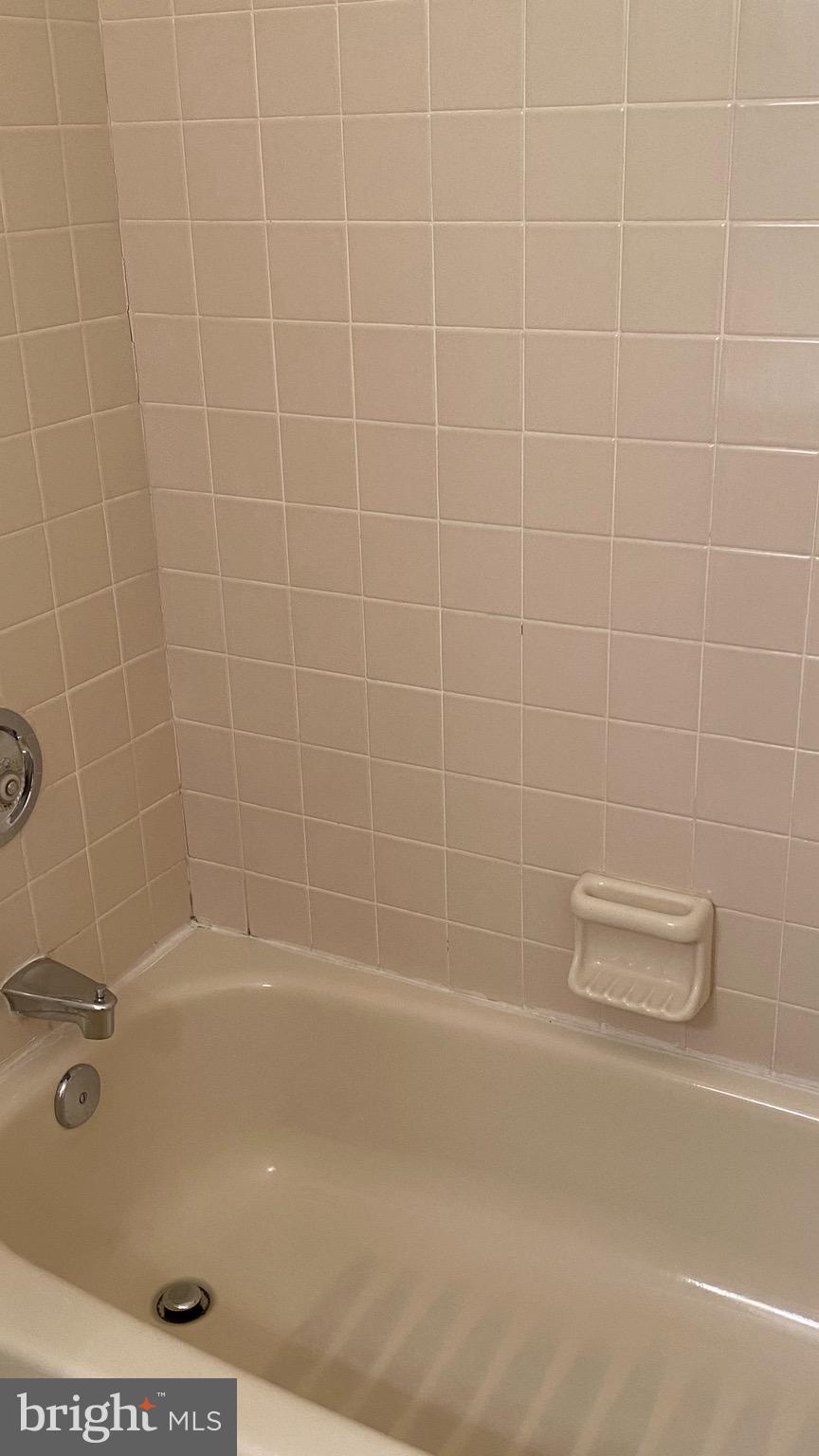 ROCKBURN COMMONS - Residential Lease