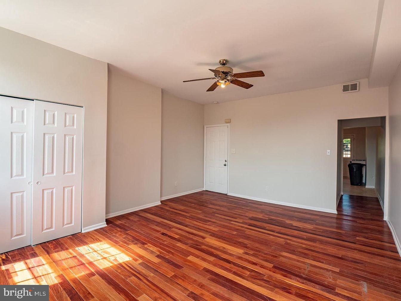 BARCLAY - Residential Lease