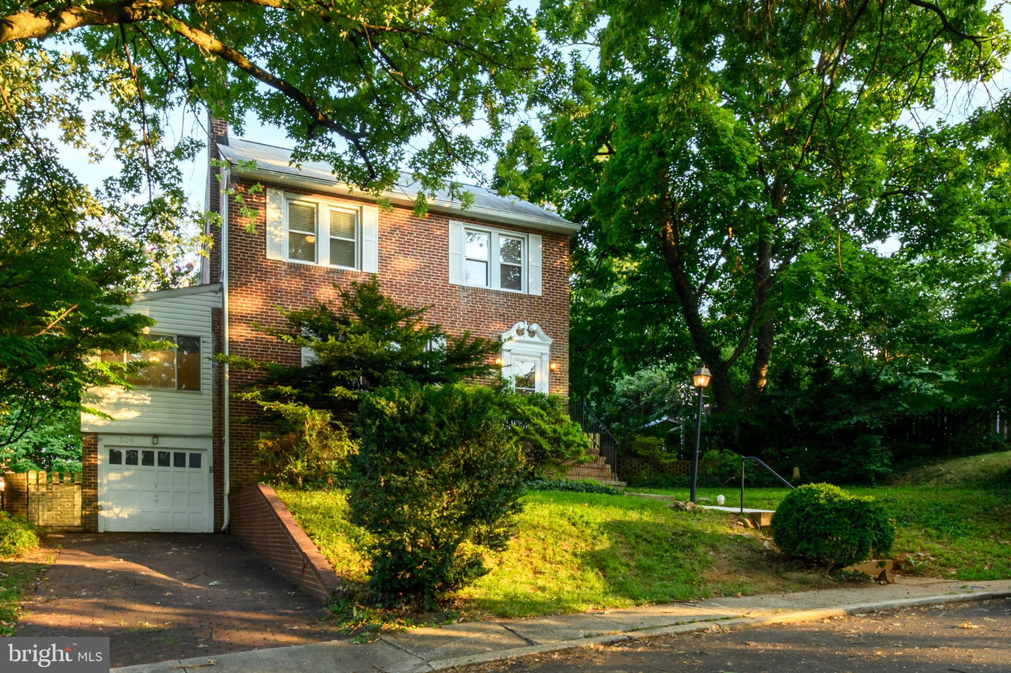 306 KINGSTON ROAD