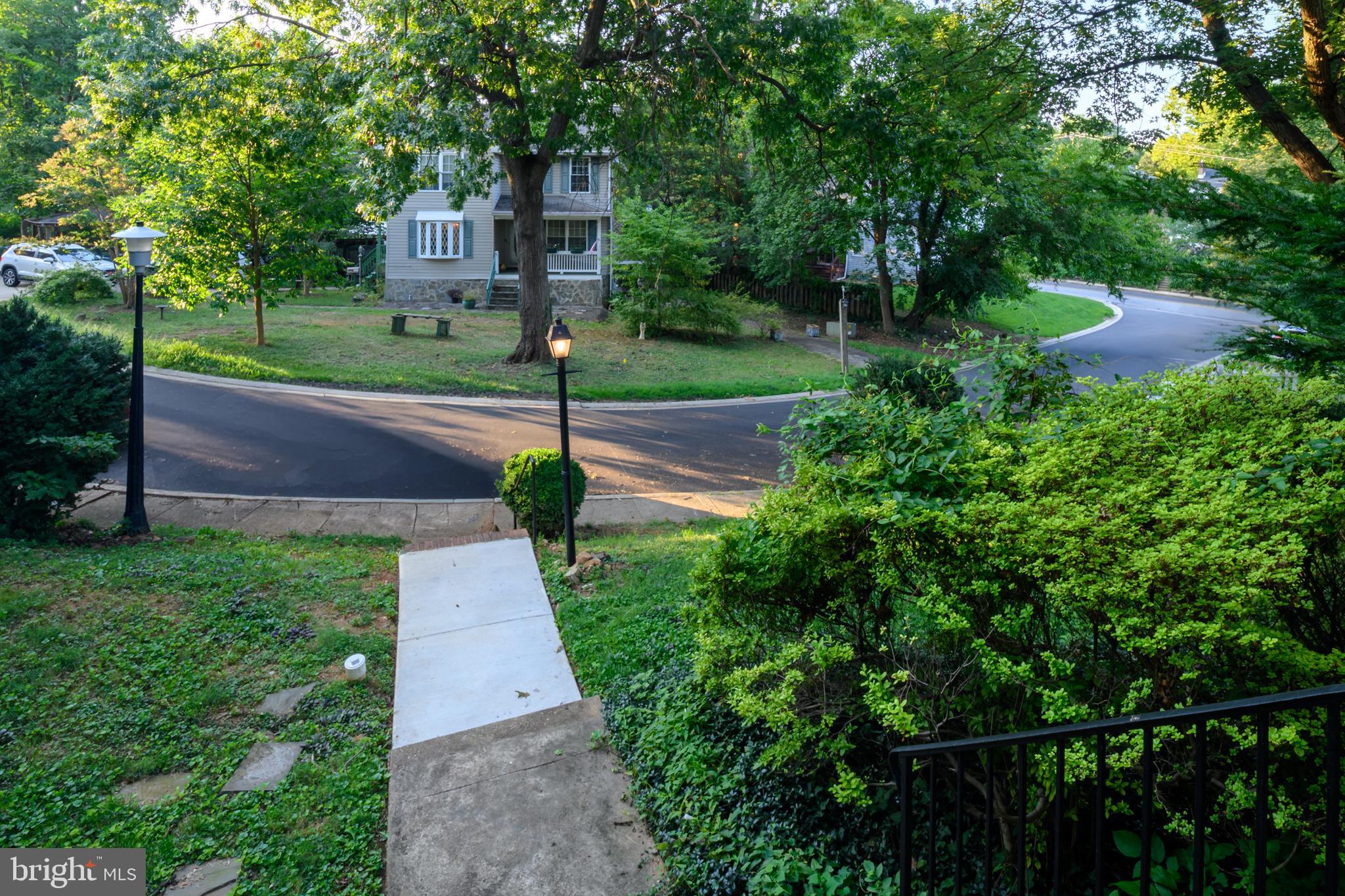 306 KINGSTON ROAD