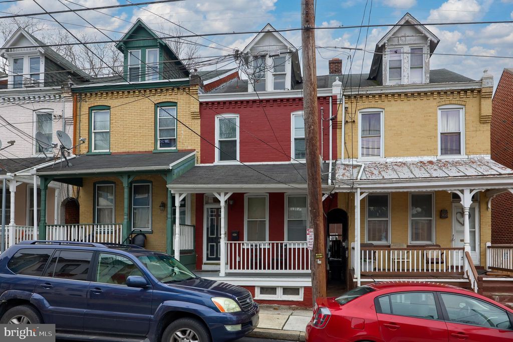 Photo of 533 HOWARD AVE, LANCASTER, PA 17602 (MLS # PALA2031770)