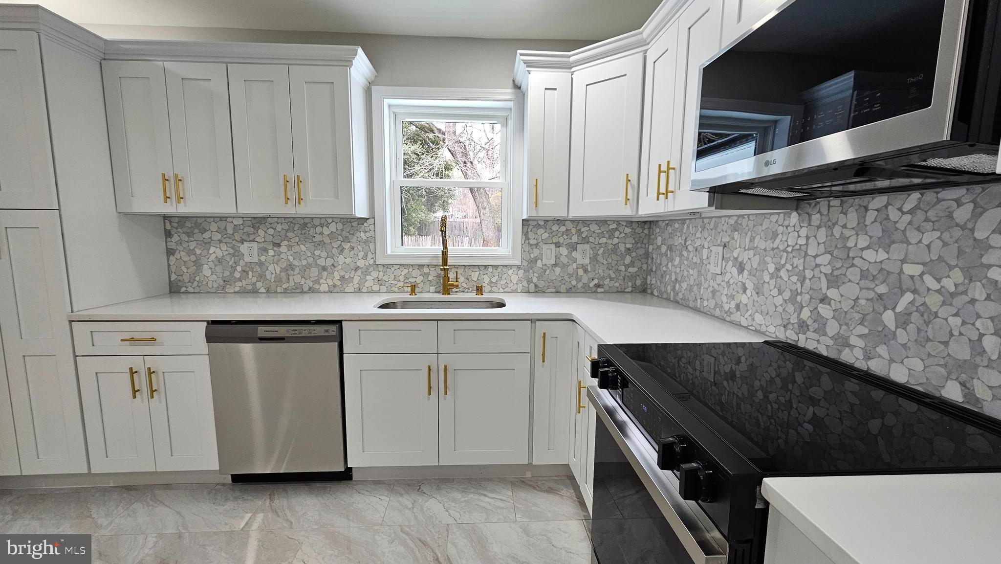 WOODSIDE PARK - Residential