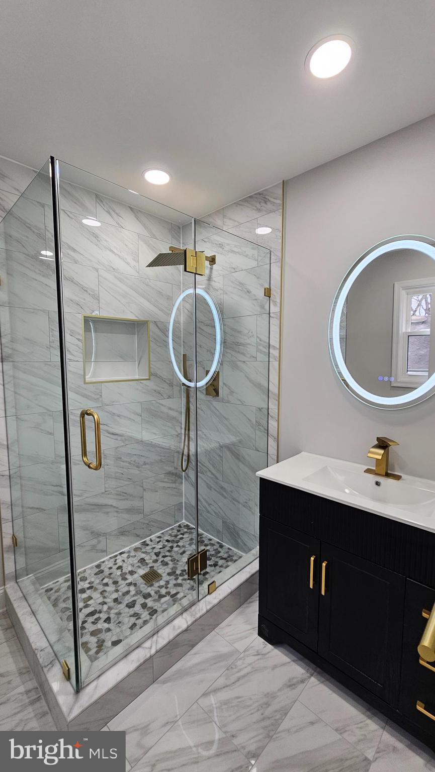 WOODSIDE PARK - Residential