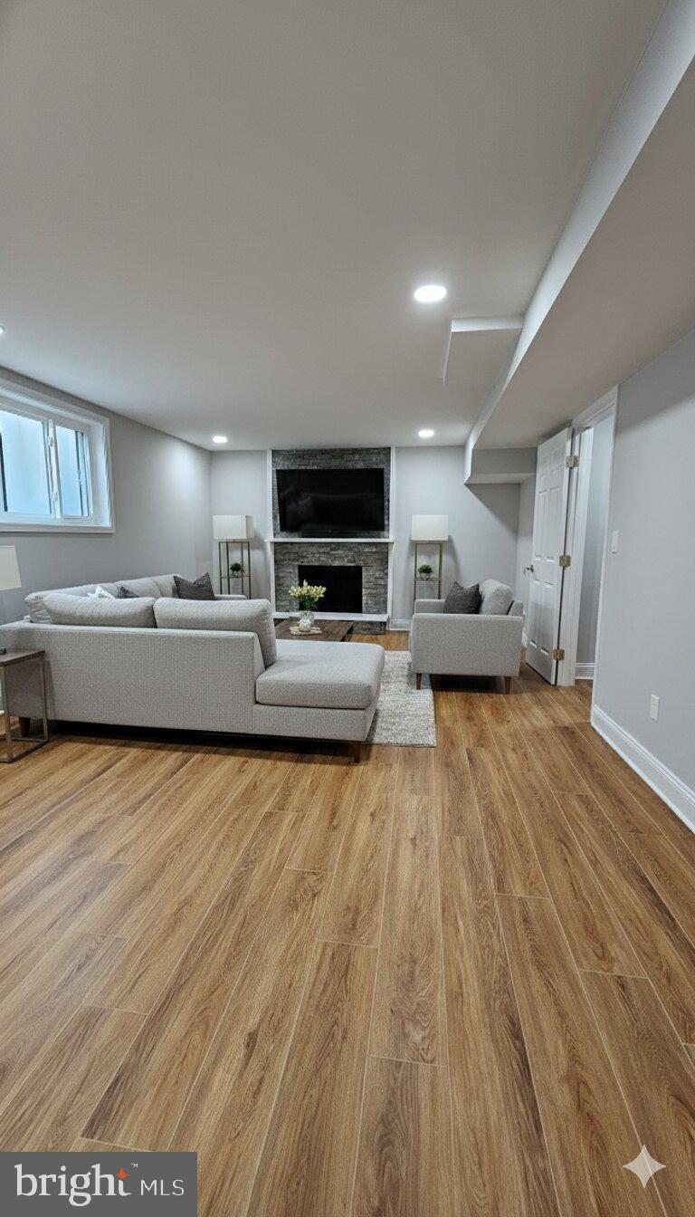 WOODSIDE PARK - Residential