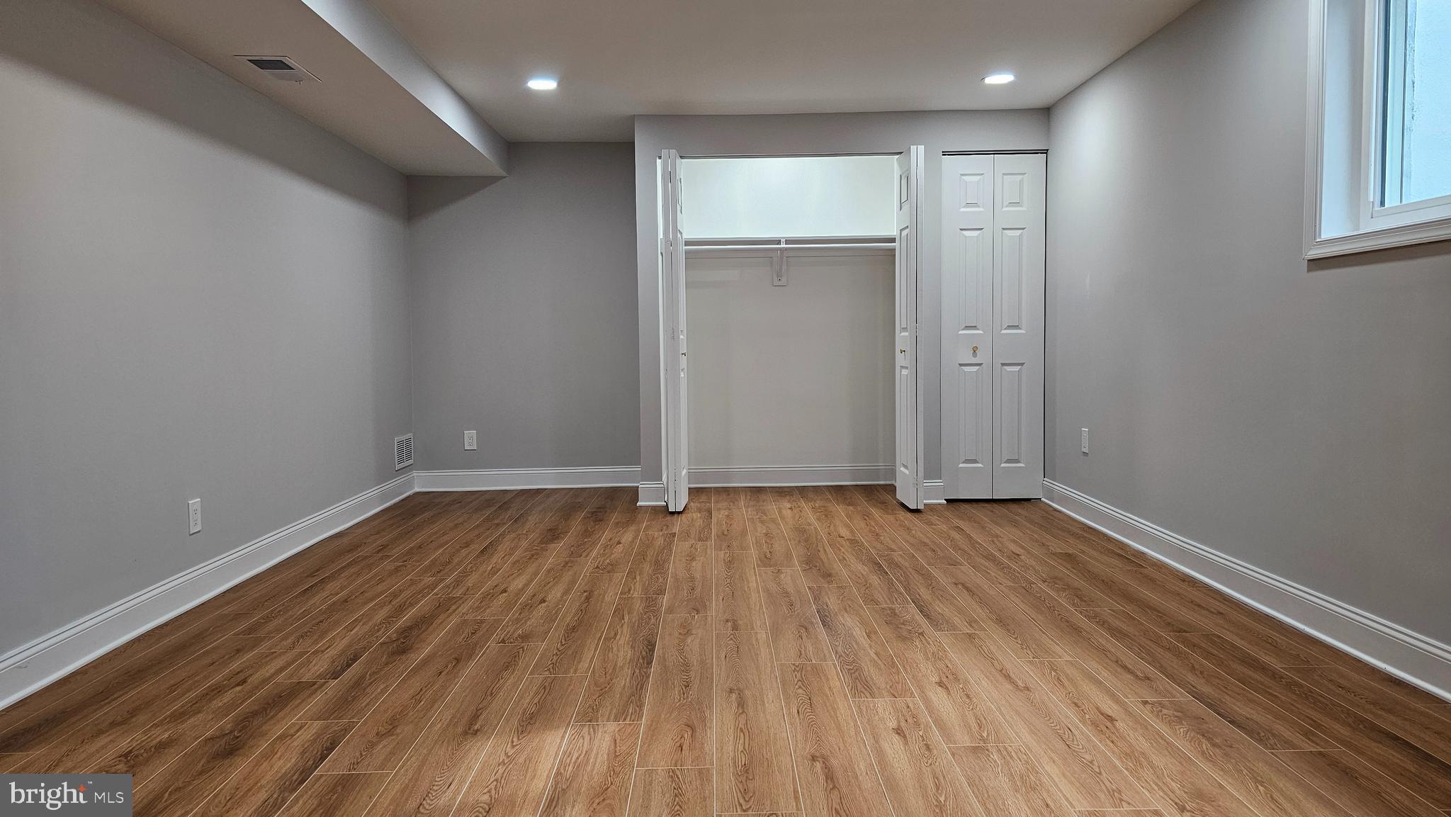 WOODSIDE PARK - Residential