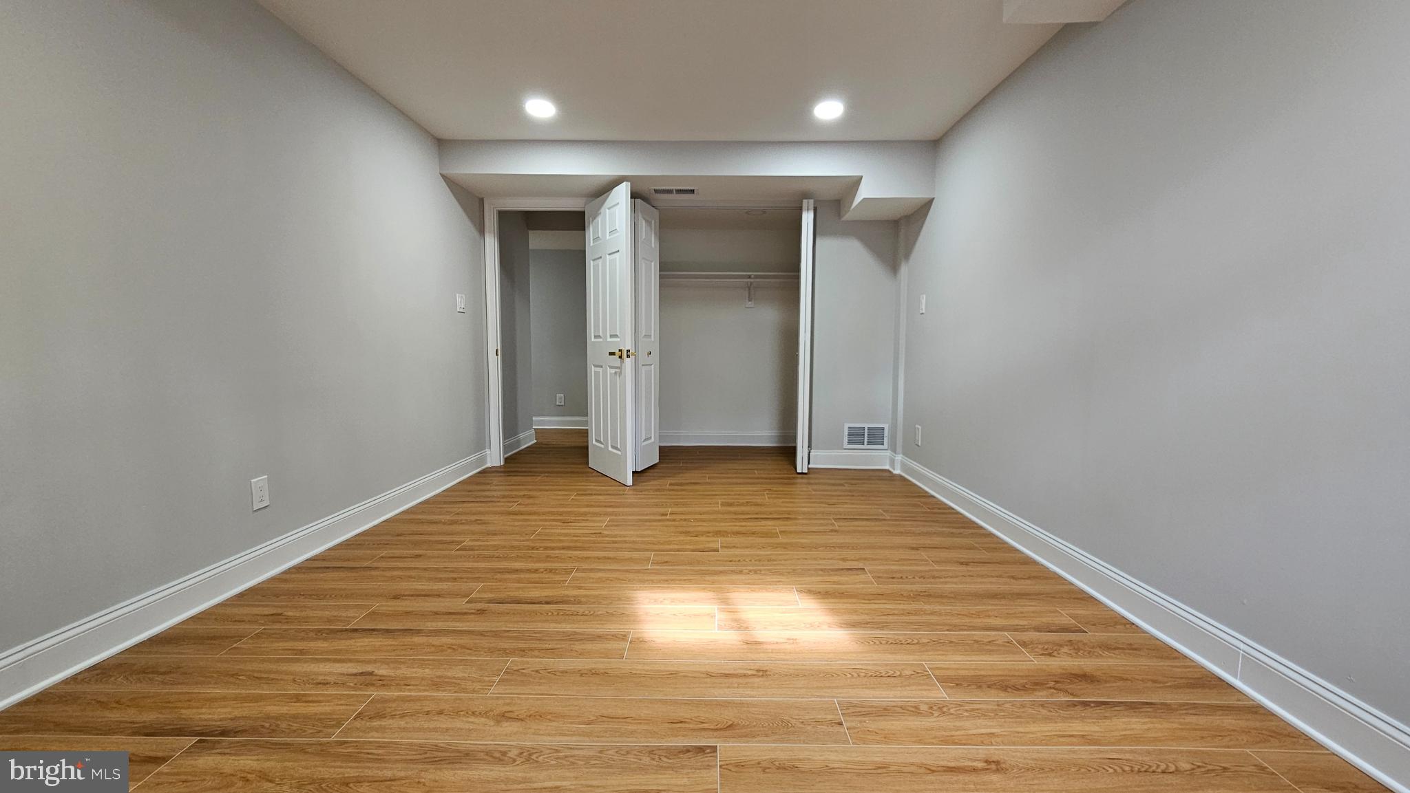 WOODSIDE PARK - Residential