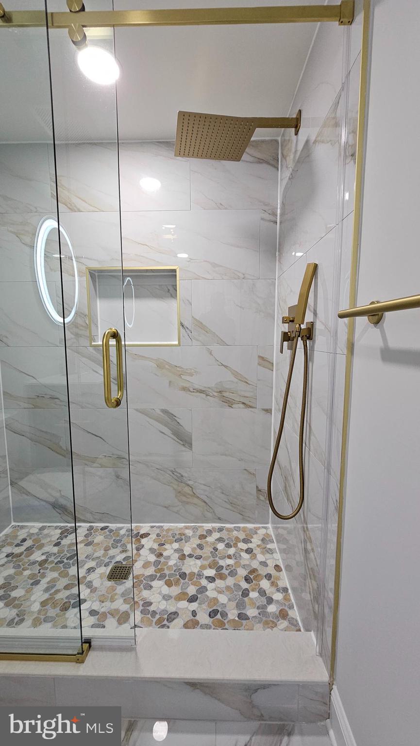 WOODSIDE PARK - Residential