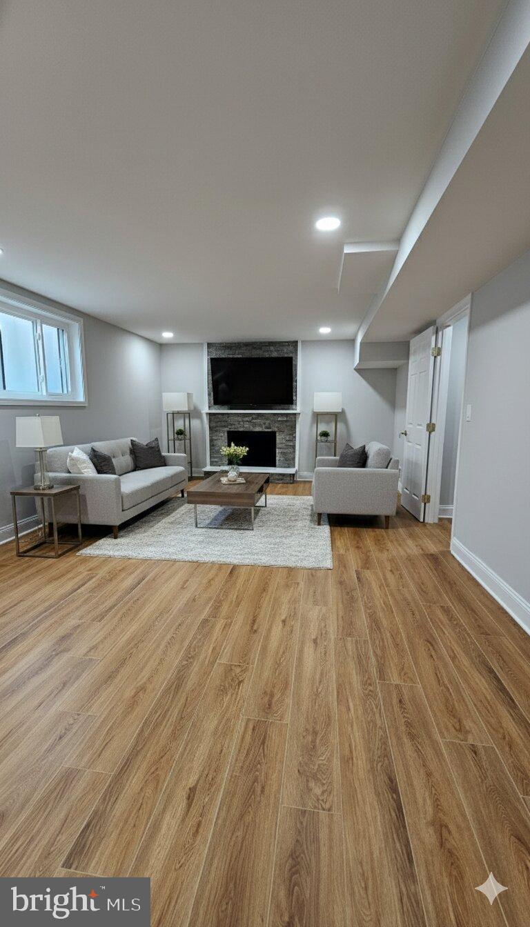 WOODSIDE PARK - Residential