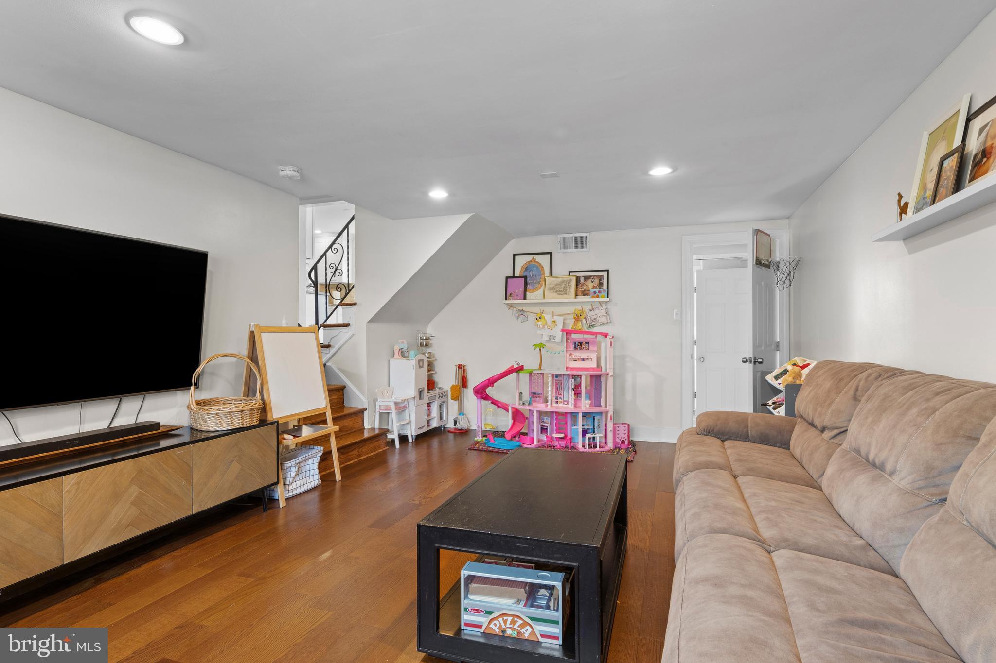 STENNING HILLS - Residential