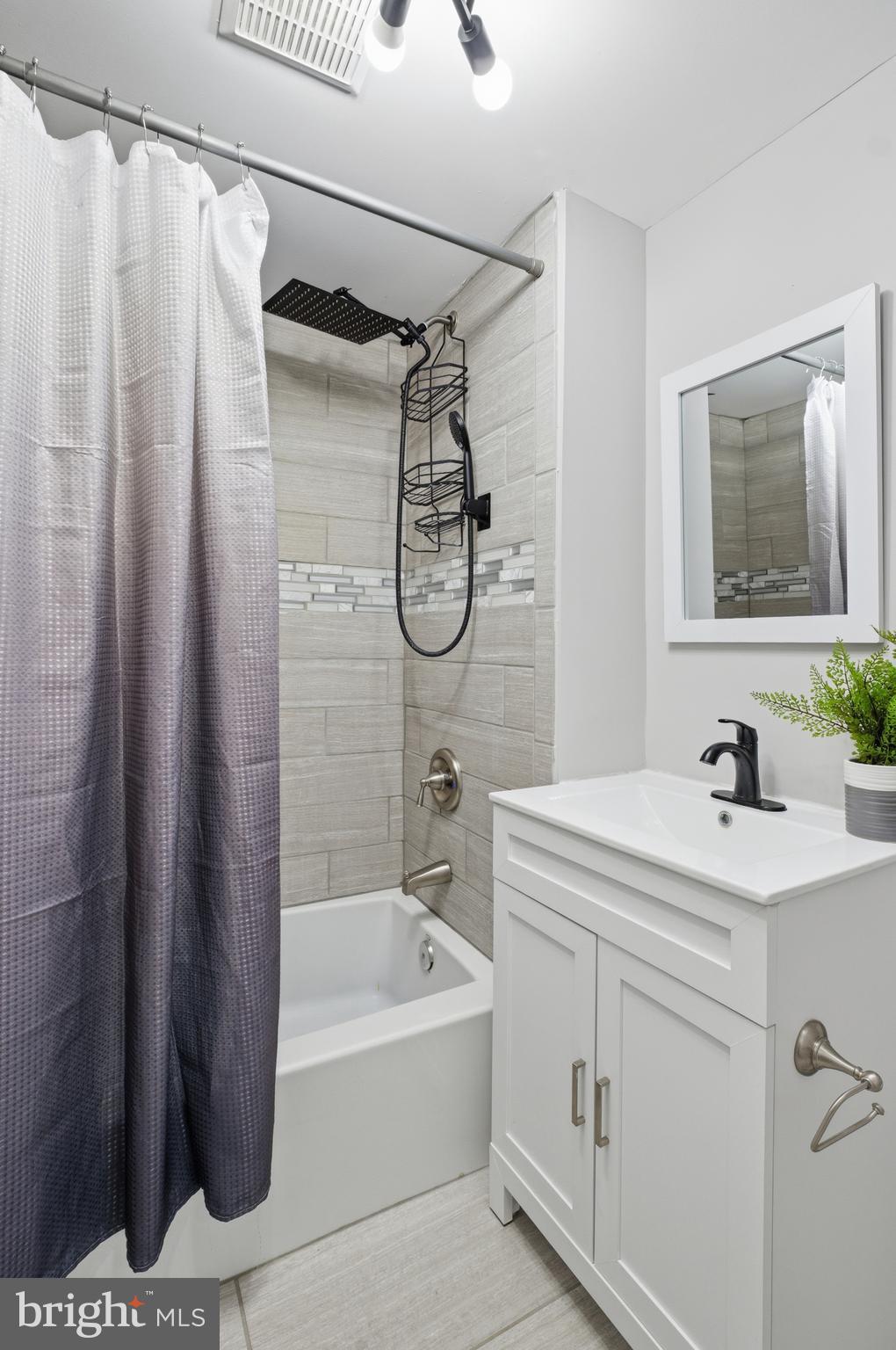 IDLEWILDE ON THE BAY - Residential