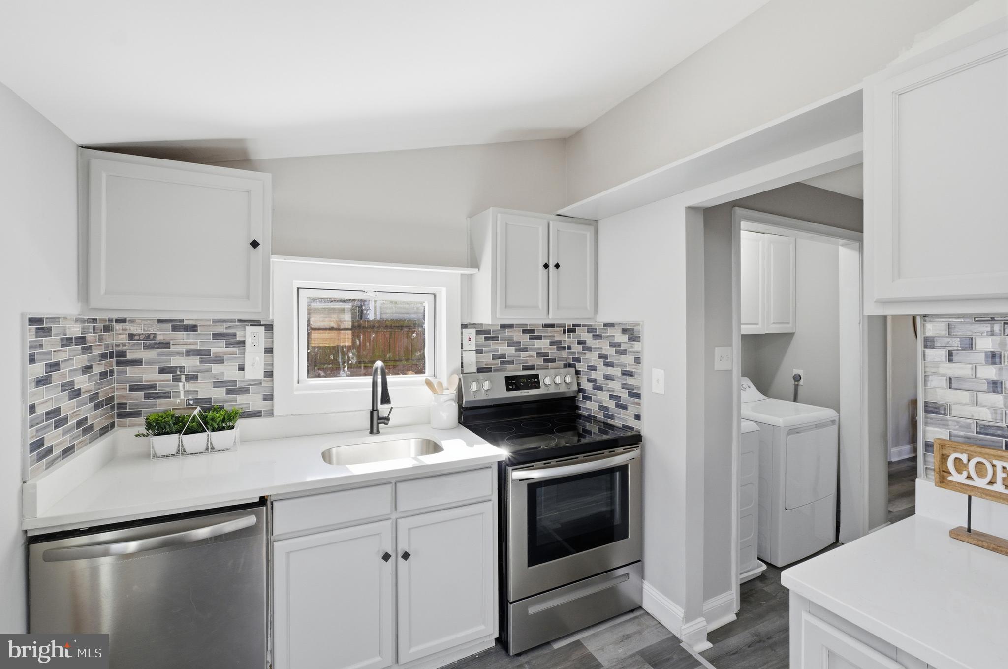 IDLEWILDE ON THE BAY - Residential