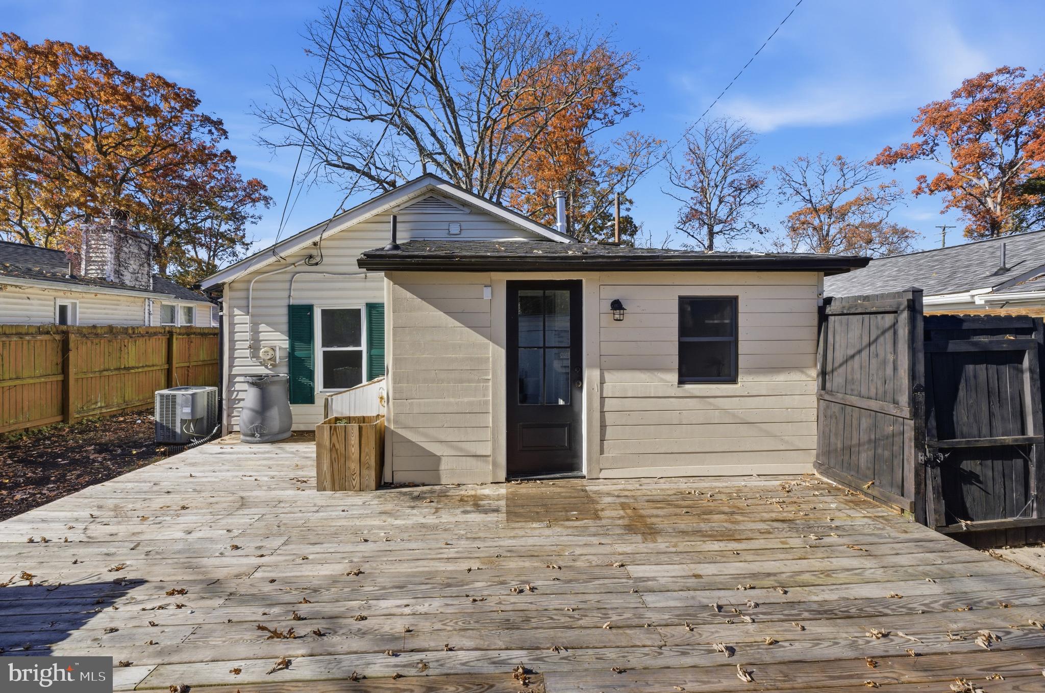 IDLEWILDE ON THE BAY - Residential