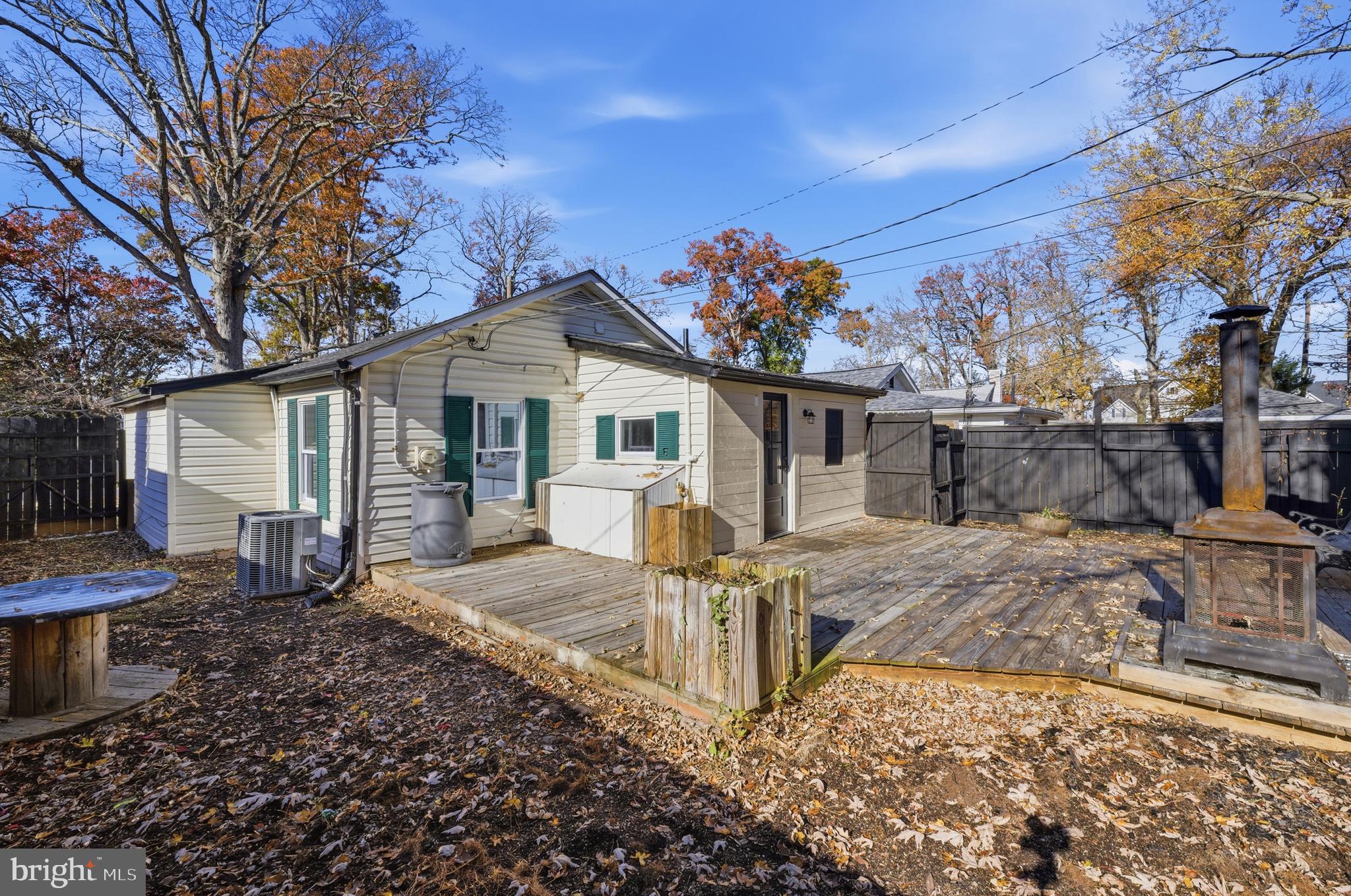 IDLEWILDE ON THE BAY - Residential