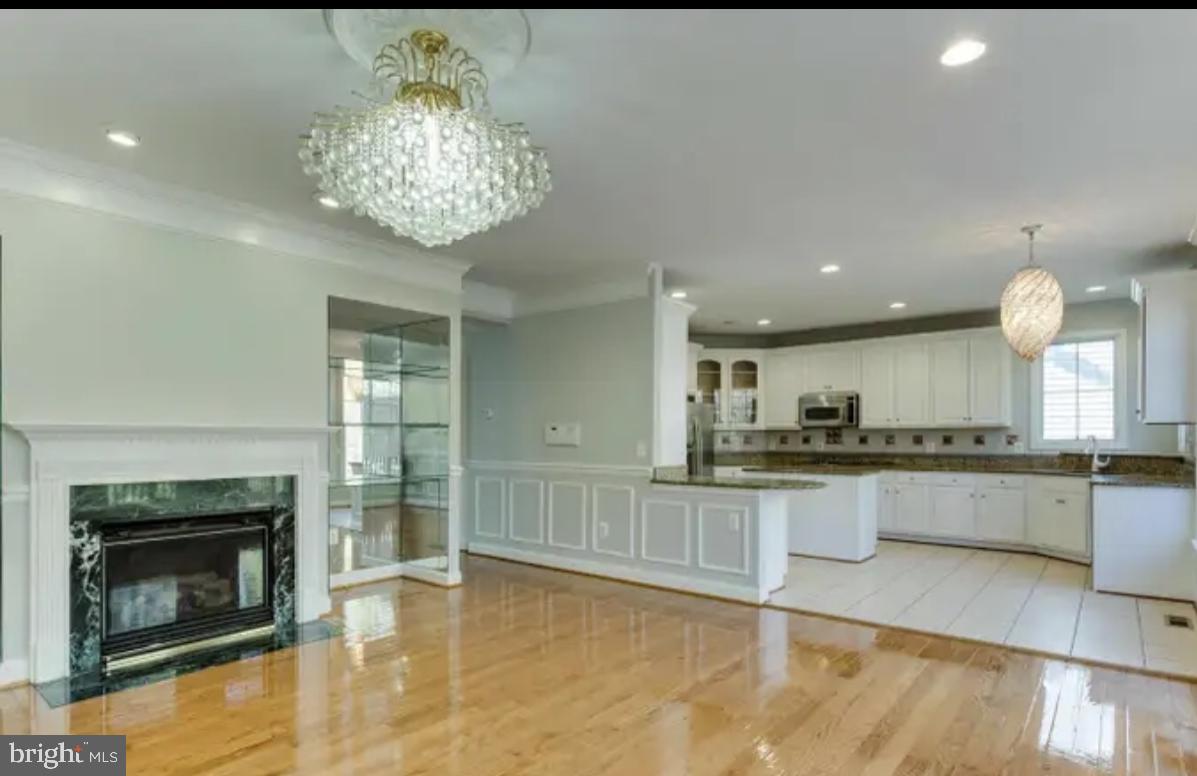 KINGSTOWNE - Residential Lease