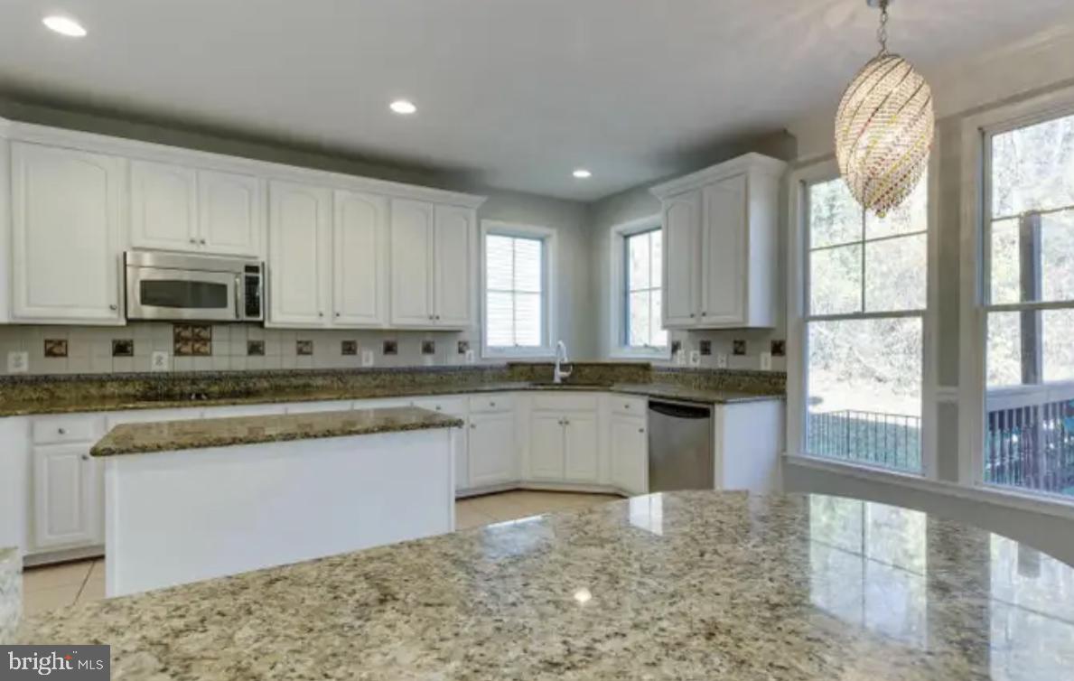 KINGSTOWNE - Residential Lease