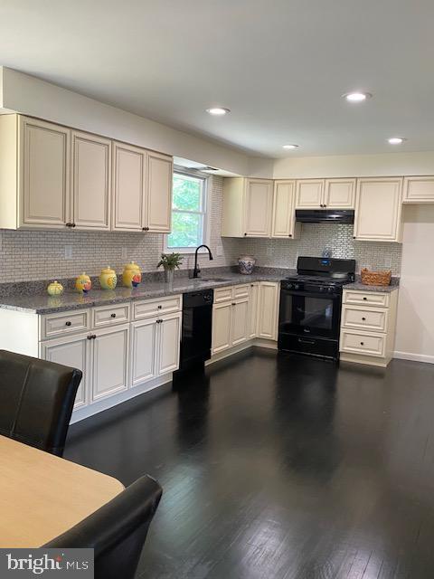 327 W VIRGINIA ROAD