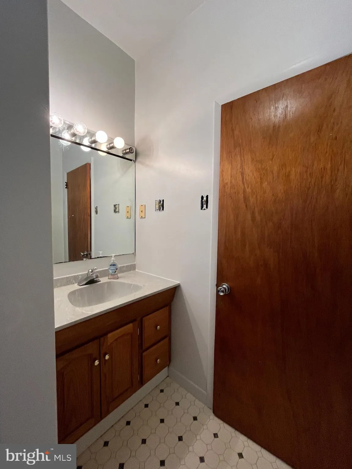 Philadelphia, Pennsylvania 19130, United States, 1 Bedroom Bedrooms, ,1 BathroomBathrooms,Residential,Active,239