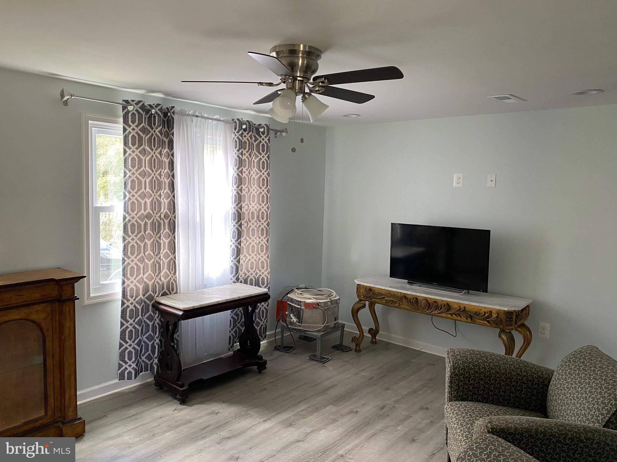 SUMMER CITY - Residential Lease