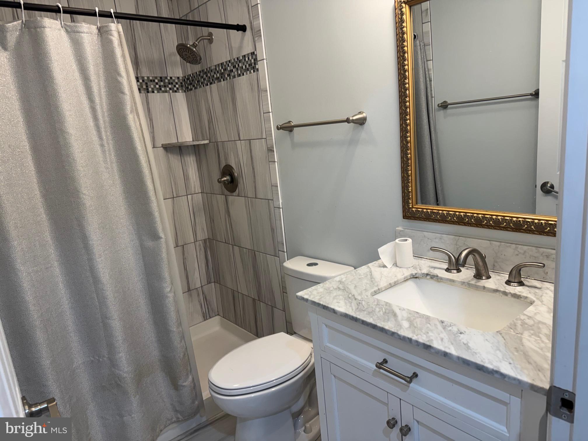 SUMMER CITY - Residential Lease