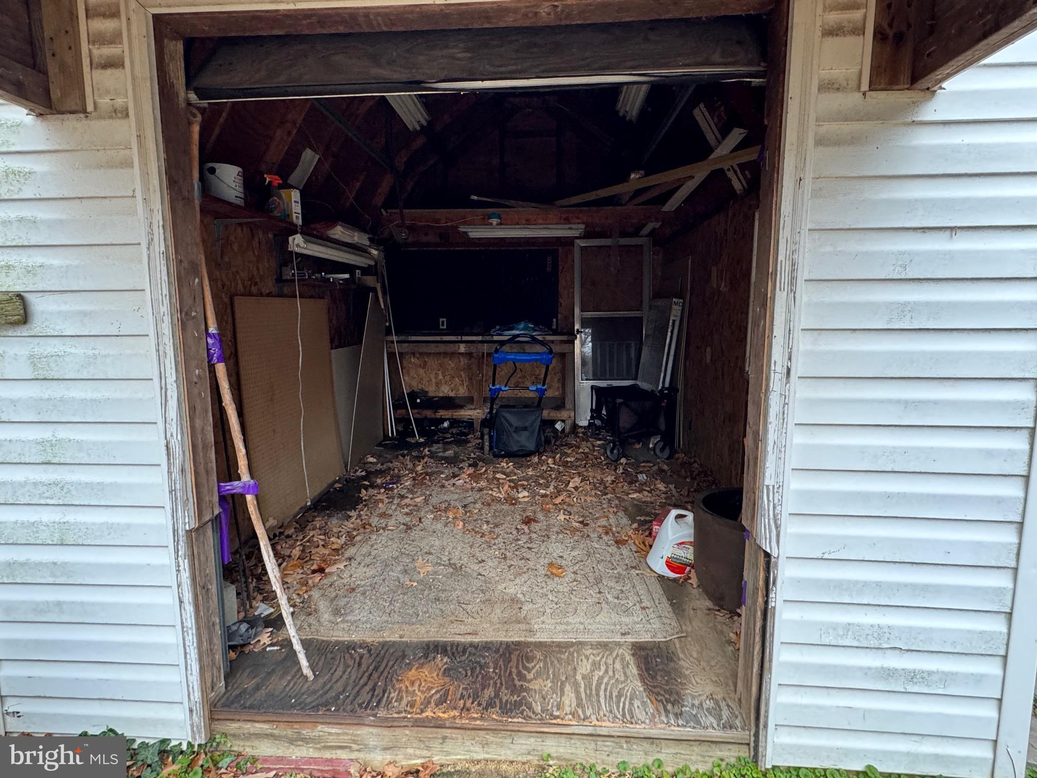 SUMMER CITY - Residential Lease