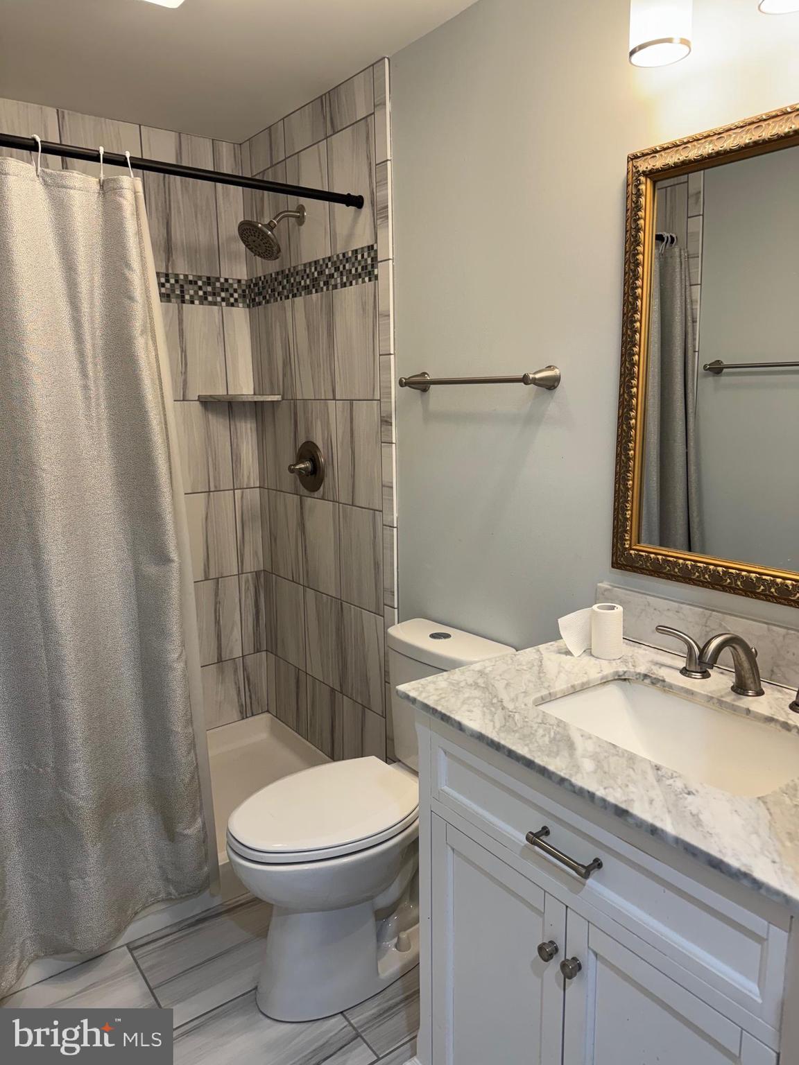 SUMMER CITY - Residential Lease