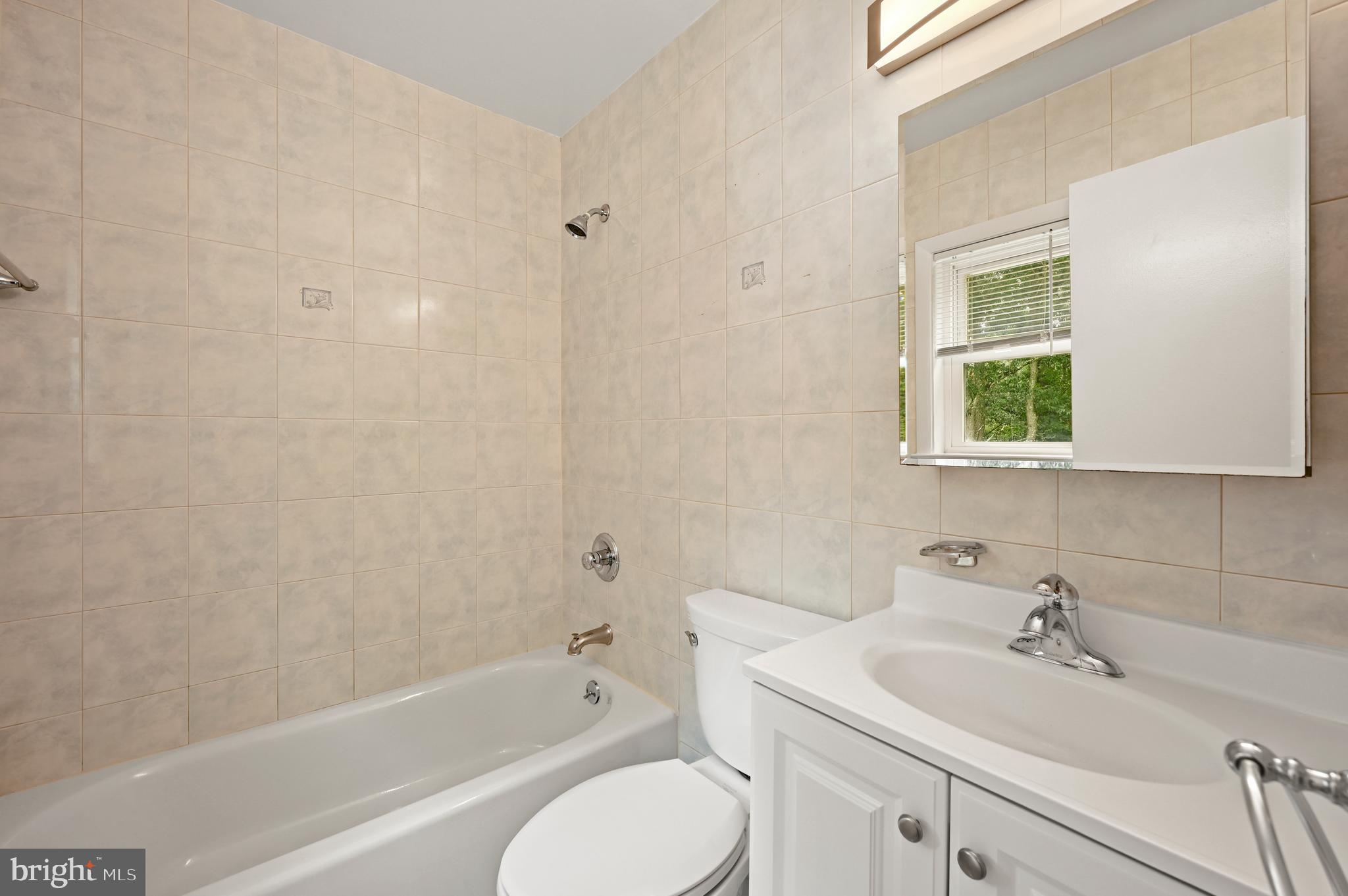 ROLLING HILLS - Residential Lease