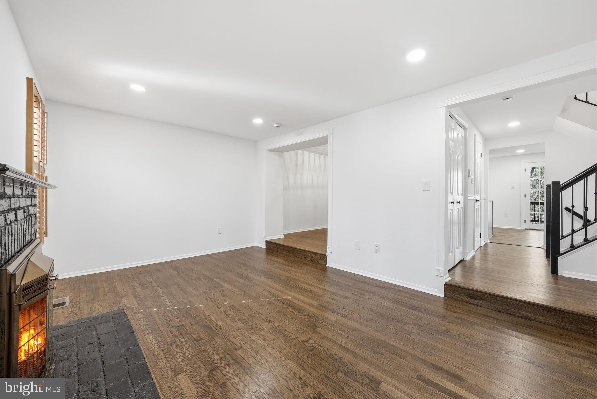 BURKE CENTRE - Residential