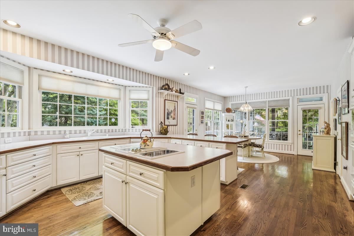 HARLEQUIN - Residential