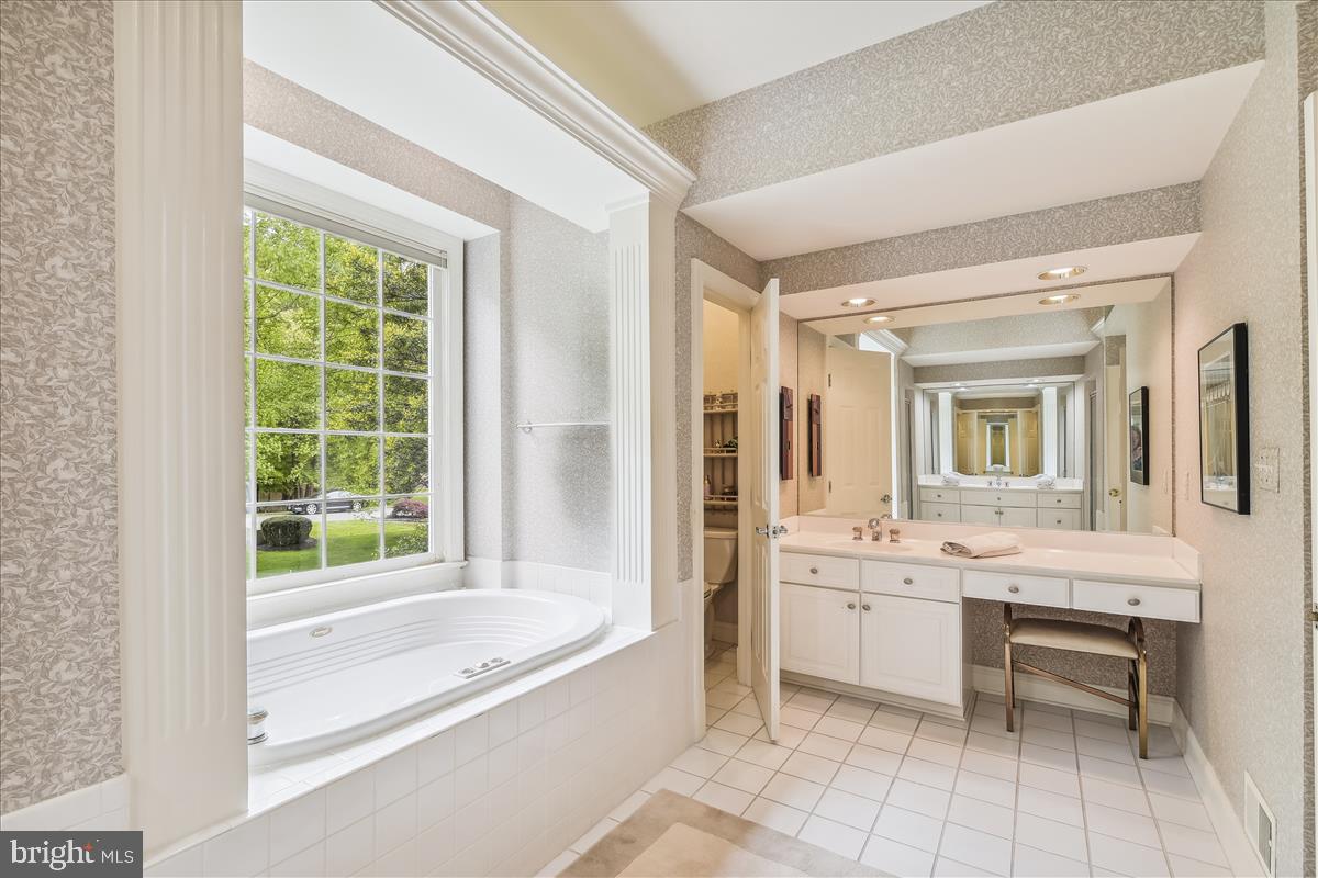 HARLEQUIN - Residential