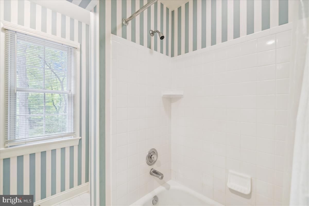 HARLEQUIN - Residential