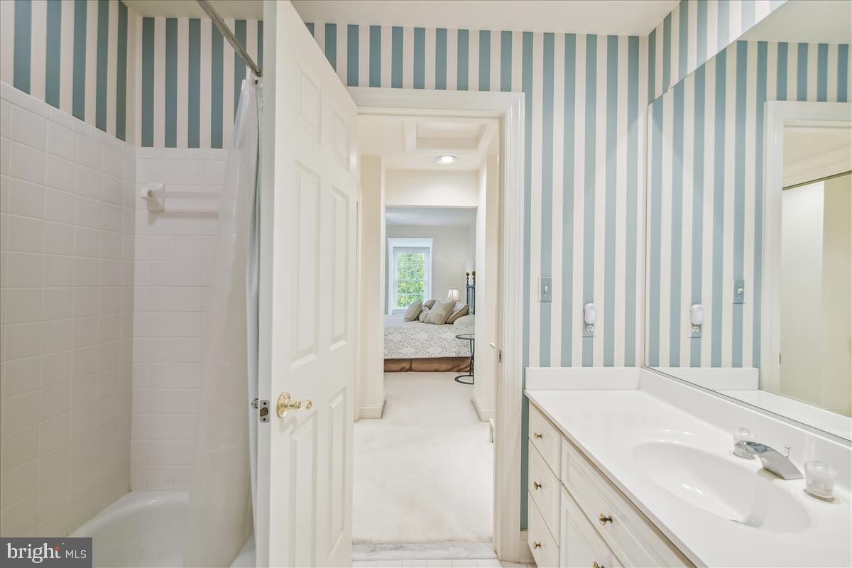 HARLEQUIN - Residential