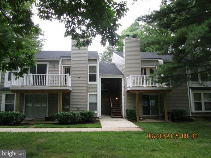 Lovely 2nd floor condo unit in Hickory Ridge! Home has spacious open floor plan with hardwood floors, cathedral ceilings & fireplace, nice kitchen with appliances & wood cabinets, large bedrooms and balcony access in master bedroom & living room. Beautiful tranquil wooded views.