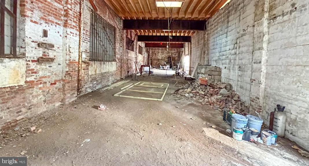 BROADWAY EAST - Residential Lease