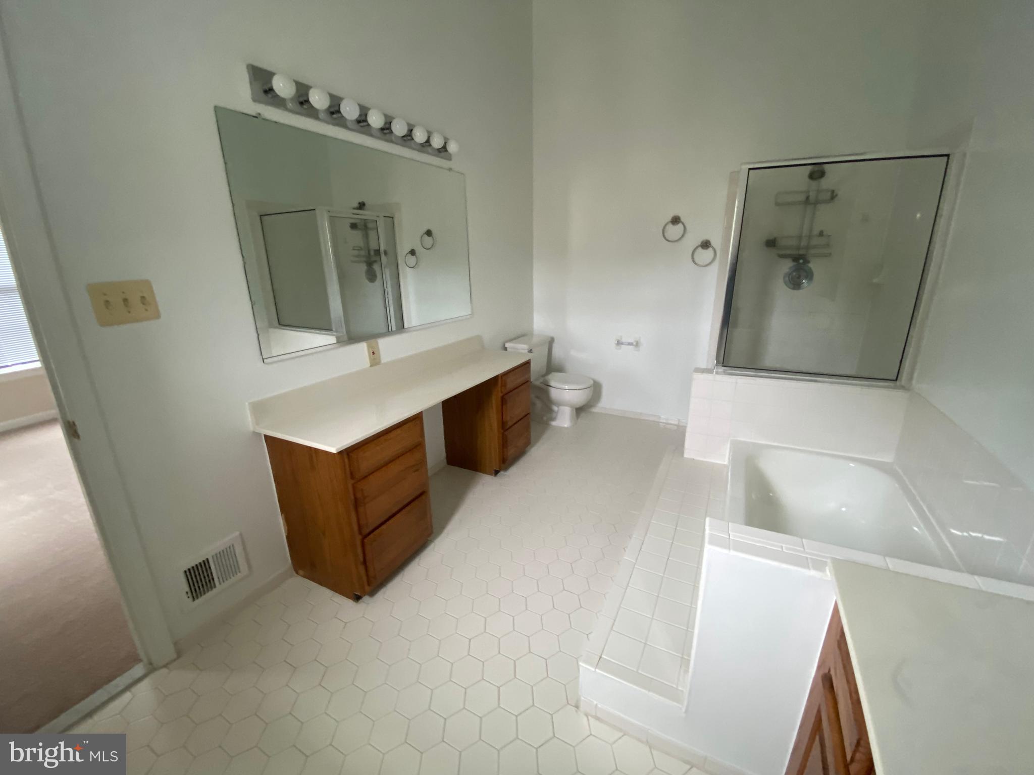 KINGSTOWNE - Residential Lease