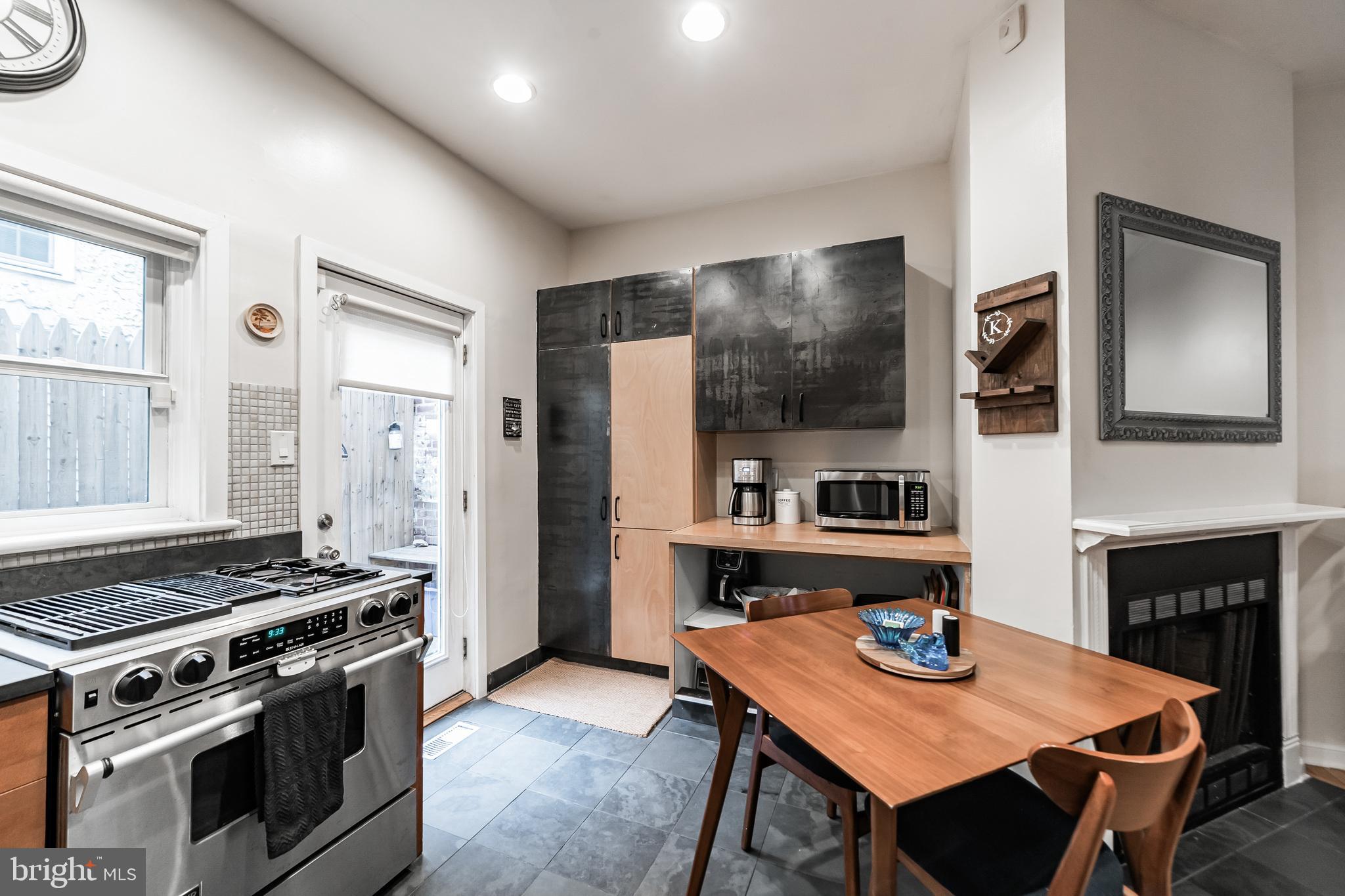 AVENUE OF THE ARTS - Residential