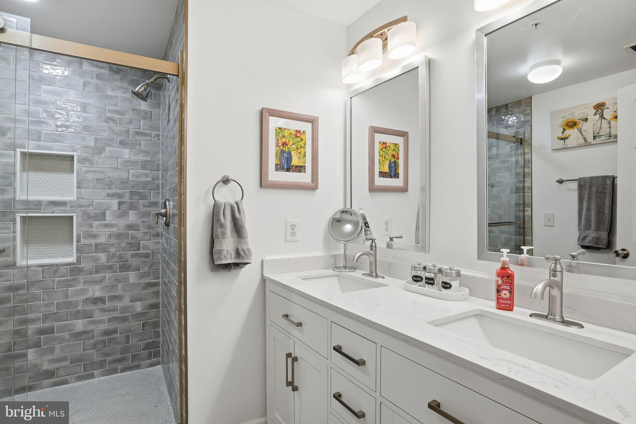 27 GOLDEN ASH WAY A 27A