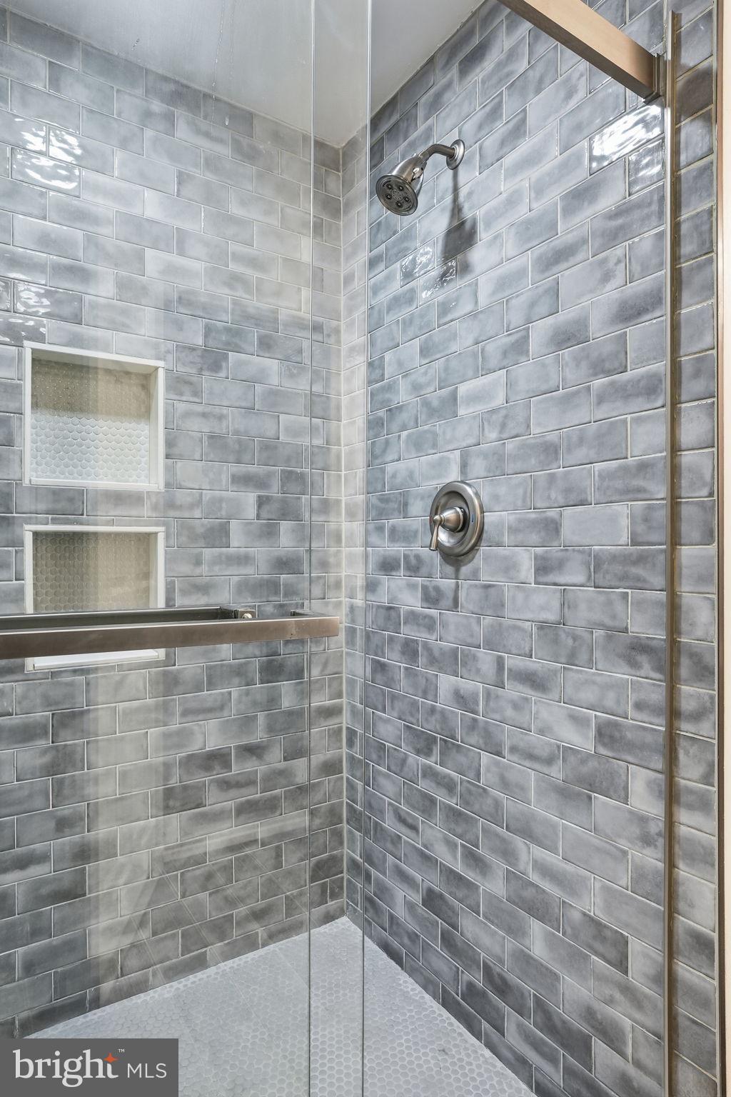 27 GOLDEN ASH WAY A 27A