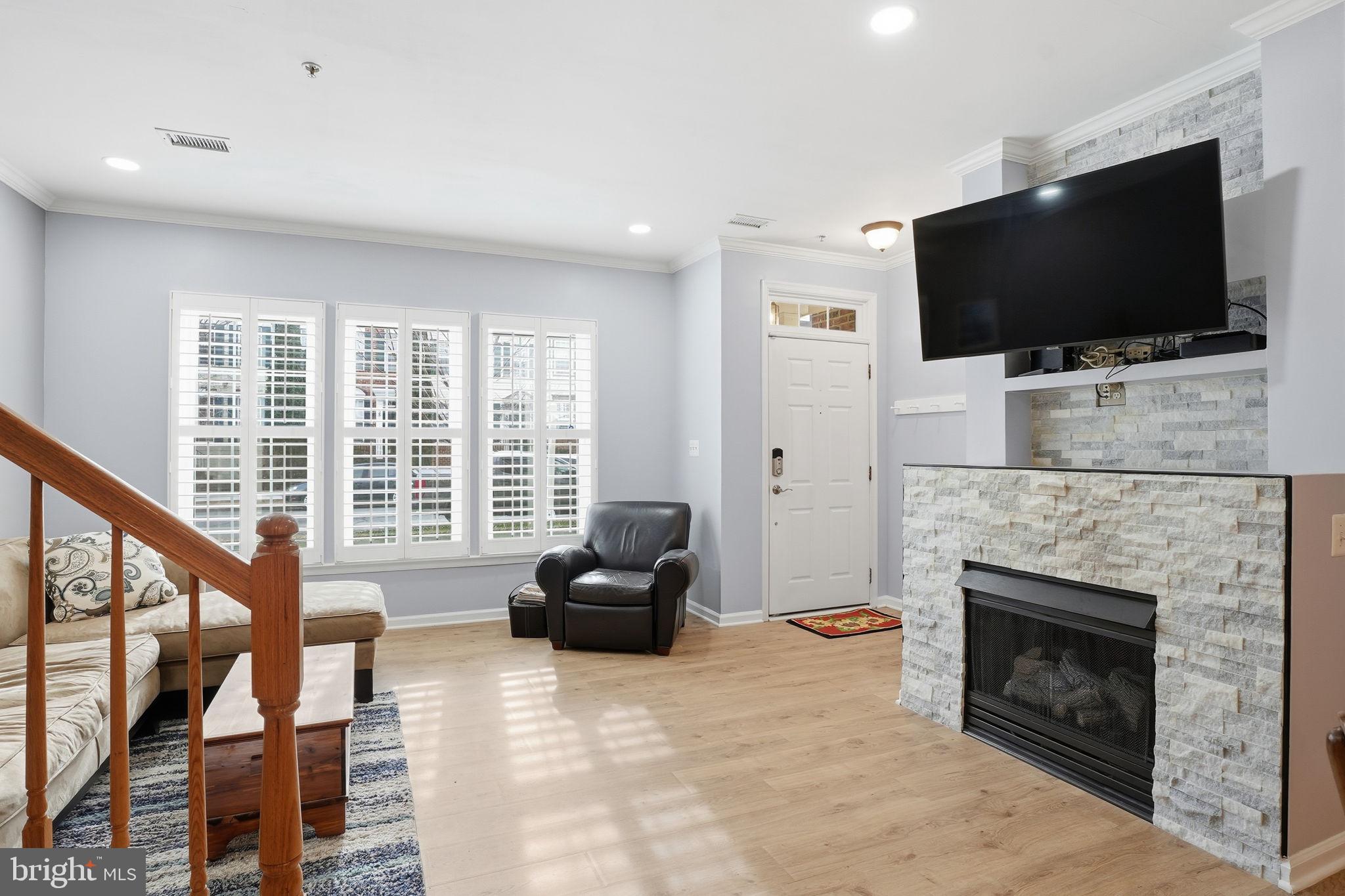 27 GOLDEN ASH WAY A 27A