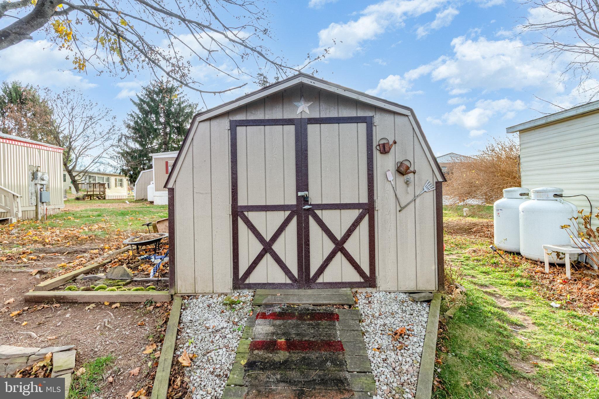 ORCHARD HILLS - Residential