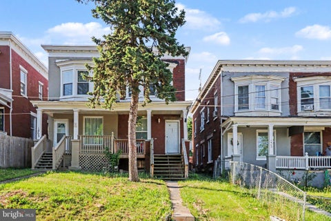 Townhouse For Sale - 1851 Spencer Street<br/> HARRISBURG, PA 17104