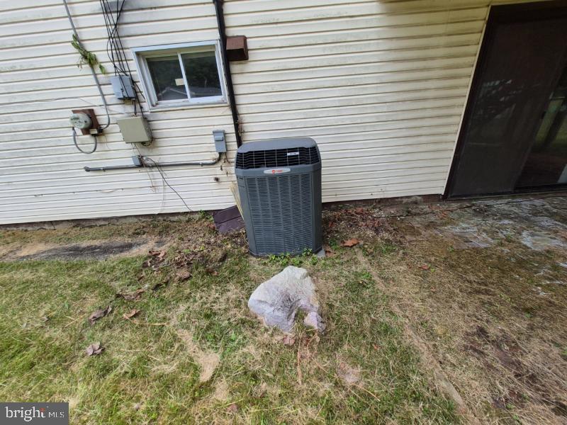 1206 BRANCH LANE