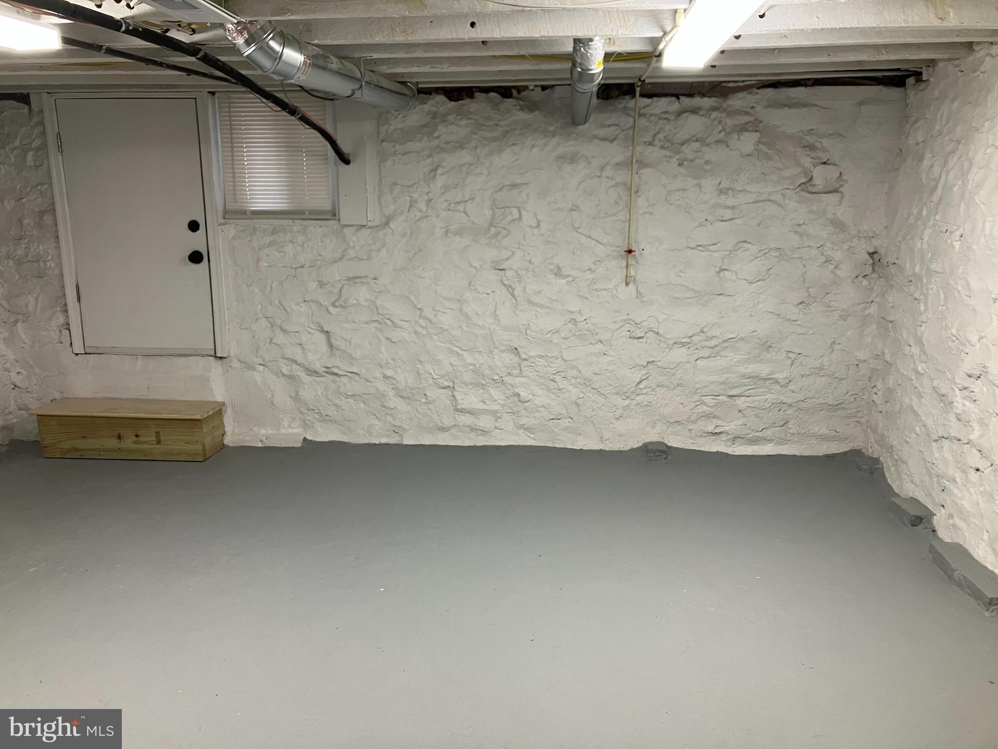 FOUR BY FOUR - Residential